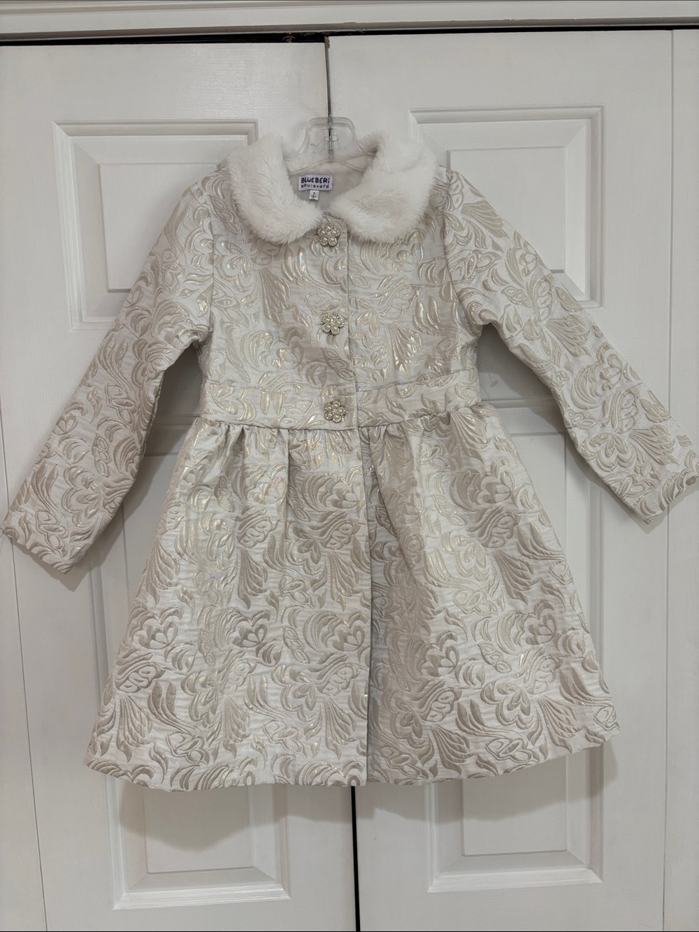 NWOT Blueberi Boulevard White Metallic Jacquard Faux-Fur Collar Coat Size 7